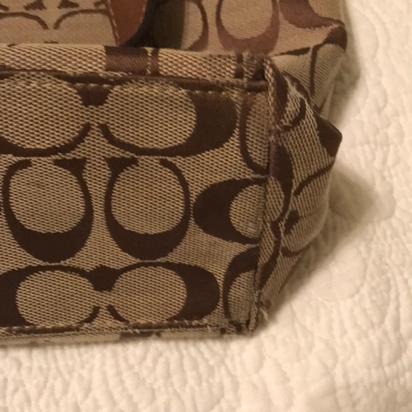 Coach signature handbag - Picture 3 of 5